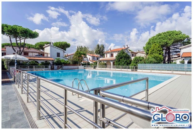 Villetta trilocale in residence con piscina ed accesso alla spiaggia in vendita ai Lidi Ferraresi
